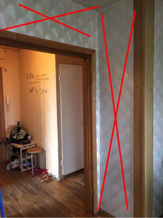 Проем для двери. Установка двери если проем меньшего. Дверная коробка в проеме. Каркас для откосов входной двери. Рото механизм для двери.